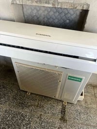 للبيع سبلت نوع جنرال  حجم 2 طن  السعر 400 الف  07700040021