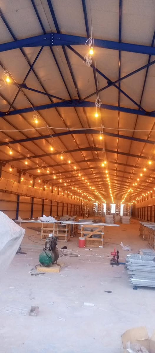 السلام عليكم مستعدون لعمل كافة الجملونات والمخازن وقاعات الدواجن والكرفانات والمسقفات باشراف مهندسن وباسعار مناسبة 
ابو اسعد 
اللاتصال ***********
واتساب ***********
