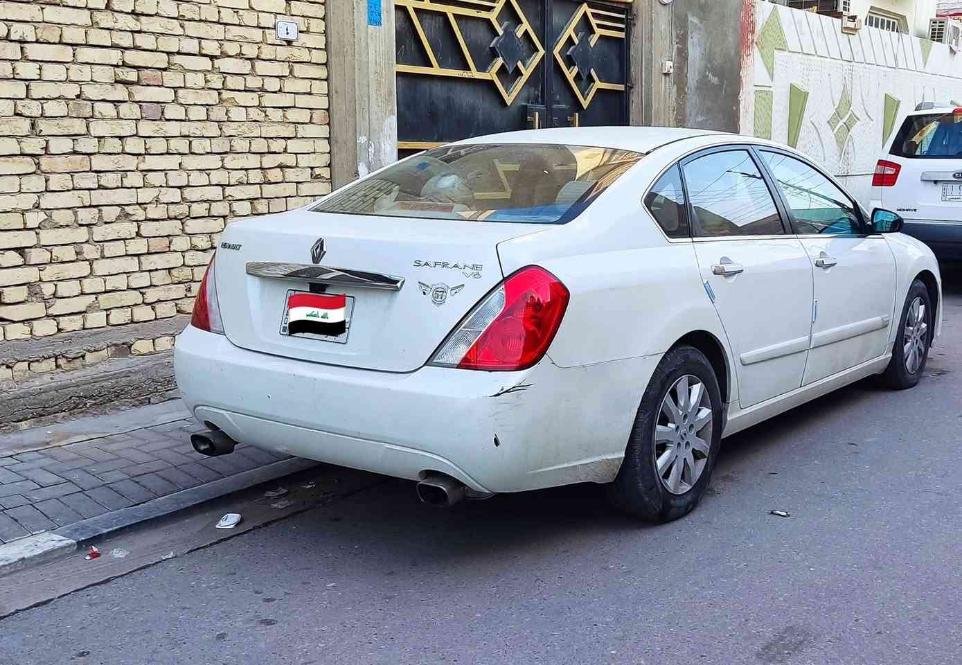 السلام عليكم عيني سيارة سافران 2009
محرك 6سلندر حجم المحرك 2300 

محرك غير مكفول فيه خيط تبخير صار له فترة تقريبا 4 سنوات لكن ما مأثر ع المحرك بصورة قوية يعني السيارة تعمل وتسير 

السيارة ماشية 220الف قابل للزياة
گير السيارة مستبدل حاوية بسبب عطل كهربائي تم اصلاحه 

السيارة بأسمنا تريد تحويل او وكالة اصولياتها بشرط
السيارة تعرضت لضربة في مقدمة السيارة وتم اصلاحها (رجعت بارد)  
بدي نضيف نوعا ما قطرة صبغ ما بي ما عدا تكحيل ببعض الاماكن 

السيارة حلوة وعملية وقوية لكن تحتاج كم شغلة تترتب بالحدادية مثل قواعد دبل وهاي الامور اما باقي الحدادة نضيفة 
السيارة حلوة واسعار الادوات الاحتياطية  مناسبة واللي يريد سيارة يجنيها ويخليها عمر ما تقصر وياك

ملاحضة:  قبل فترة السيارة نضربت جهة الباب الخلفي جهة الراكب الداير الخلفي وشوية من الباب السبب السائق غير منتبه ورجع علية 

السعر 70 وبيها مجال وتكلفة الضربة تنزل من السعر

العنوان: البصرة القبلة 

للتواصل او الاستفسار//  ***********
