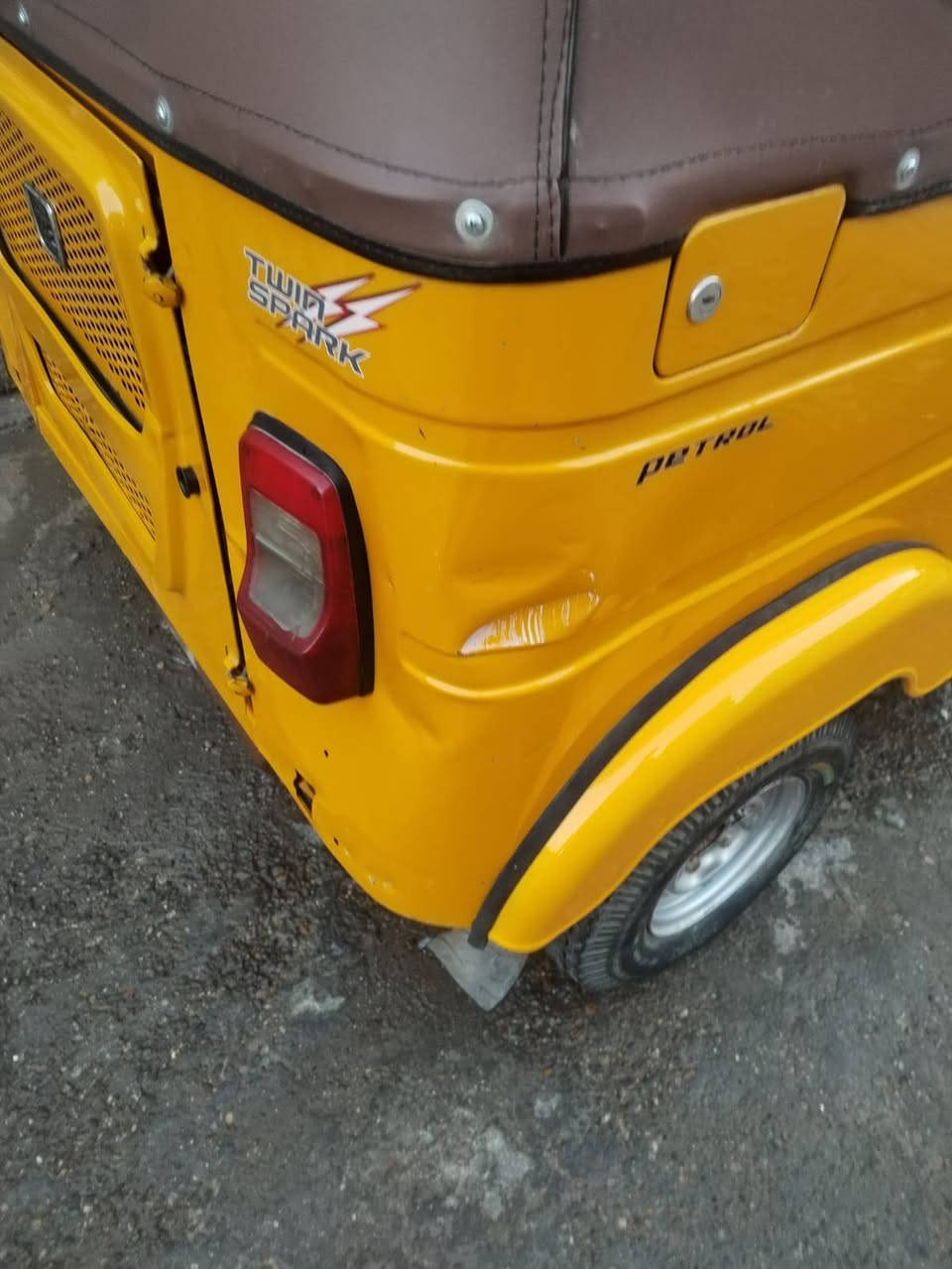 سلام عليكم تكتك مديل 22
مابيهة صبغ نهائي مكفولة
مكينة مشروكة سعرهة
9 ملايين
*********** رقم الجوال
