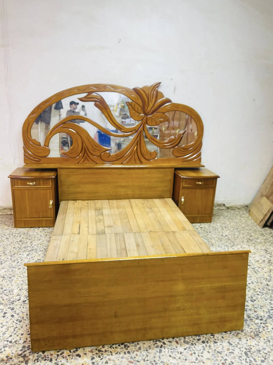 غرفه ام سته ملحق صاج مستخدمه نضيفه سعر 650 مكاني بغداد مدينه الصدر واتساب *********** كو توصيل 🚚
