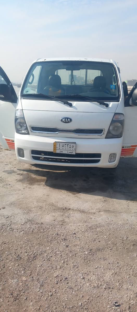 السلام عليكم كيا 2018رقم بصره سياره نضيفه كير وشاصي ومكينه بيهه خيط تبخيرالسعر 115وبيه مجال 
 مكاني البصره رقم تلفون ***********
***********

