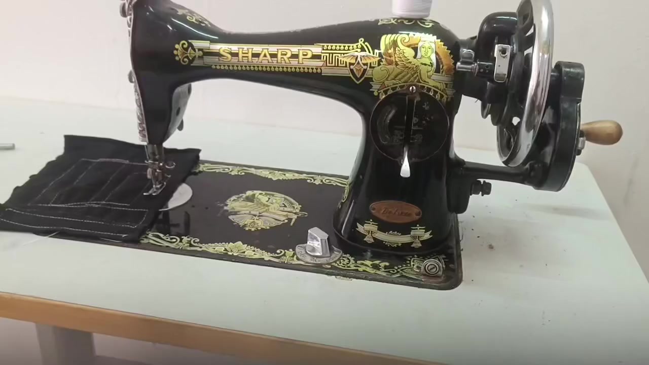 مكينة خياطة ام الفراشة الاصلية يدوية بدون كهرباء خياطهه كلش حلو و تخيط جميع انواع الاقمشة للبيع 

السعر : مع الميز 90 الف 
         بدون ميز 65 الف 

يوجد توصيل لكل المحافظات

للاستفسار والحجز راسلونا على خاص 
او الواتساب  *********** 

https://wa.me/9647762422906
