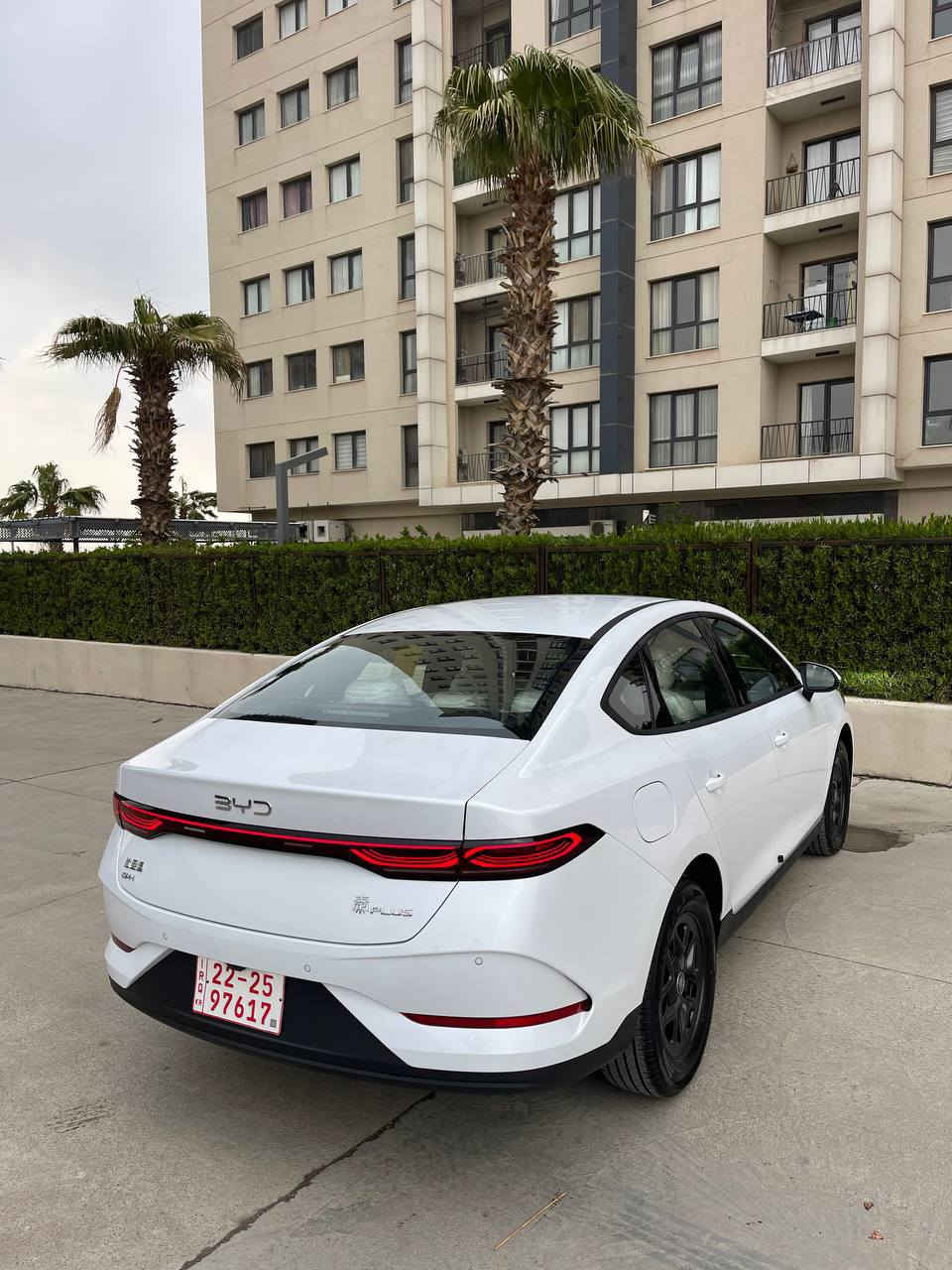 السلام عليكم ورحمة الله🙏
((BYD _ Qin plus))
موديل : 2025 🔸 
ماشيه : 3 آلاف 🔹 
السياره أخت الزيرو بدون أي ملاحظات + شاحنة الأصلية أرضيات كلها بعد ما مشدودة... 
مواصفات النص فول) 
شاشة _ كامره _ تحكمات ستيرن _ كروز سرعه _ بصمه _ دخول ذكي بل كارت _ لايتات زنون _ حساسات شاشة دجتل) ✅
داخل السيارة بيجي (كريمي) المرغوب 
سعر السيارة 112 وبيها مجال بسيط 
*********** يوجد واتس إب 
((مكان السياره أربيل📍))
