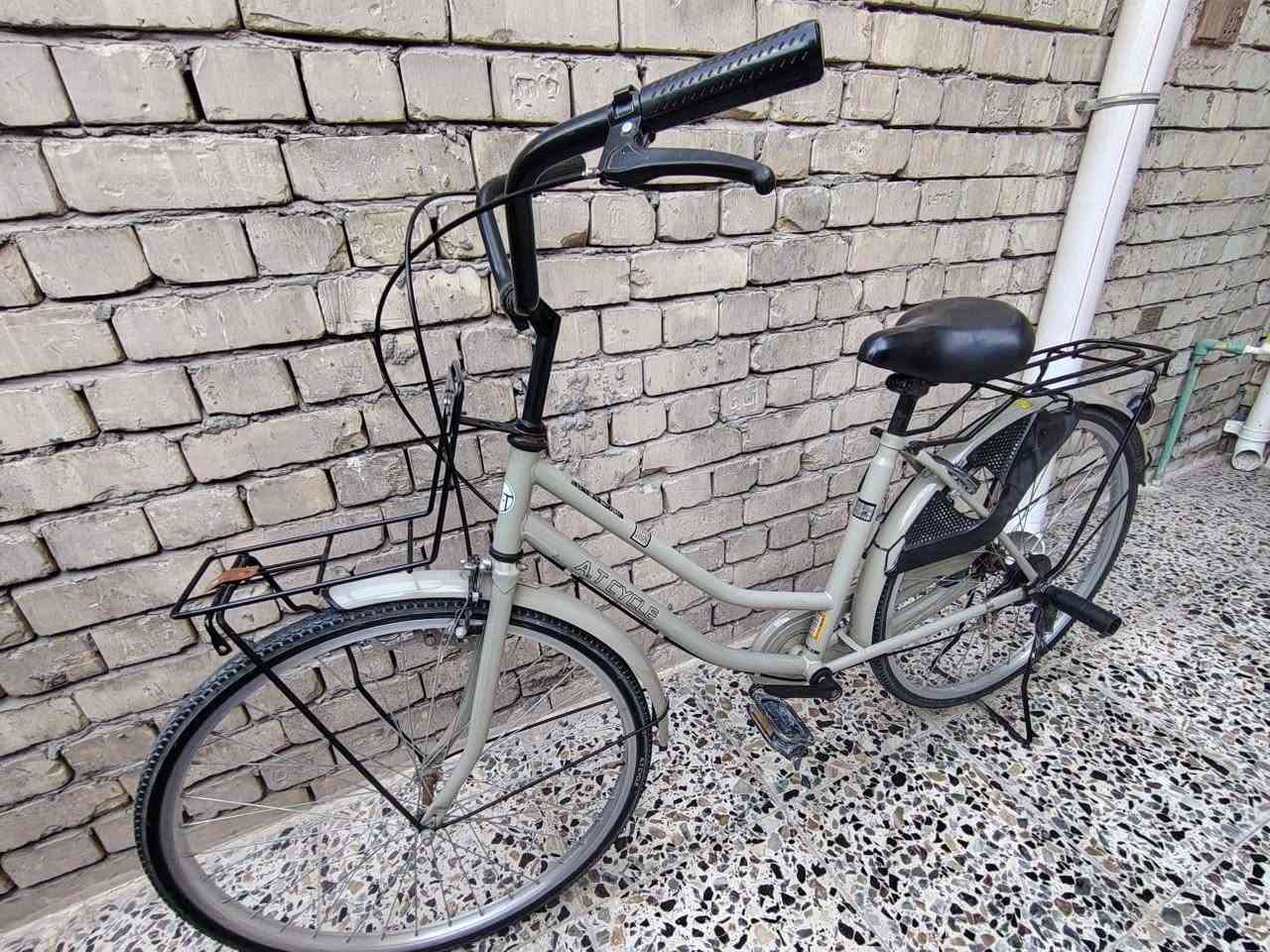 سلام عليكم بناتي حجم ٢٦ نضافة موضحة بل صورة السعر ١٢٥ وبي مجال للطيبين عنوان بغداد مدينة الصدر***********
