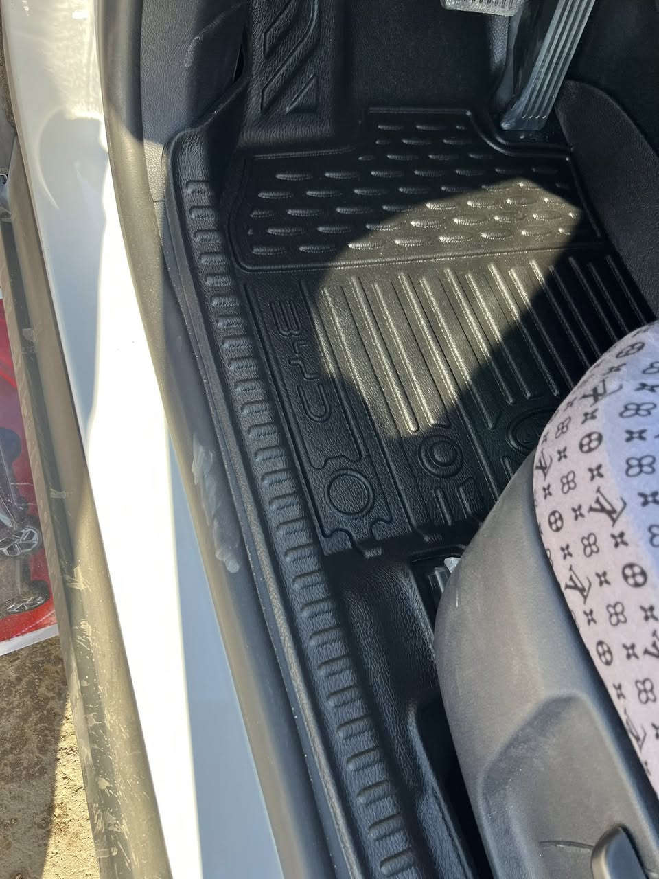 السلام عليكم وصول أرضيات BYD ام دوسه ***********
