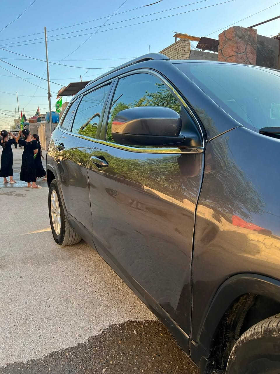 سلام عليكم جيب للبيع موديل 16مكاني بغداد ***********
