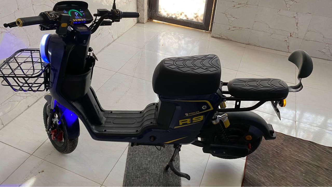 شحن R9 موديل 2026 شركه ونلي لون نيلي غامق
مواصفات الدراجه
خمس بطاريات 32 أمبير ونلي
اشاير يمنه يسره
كلوب عالي ناصي
نشرات اماميه خلفيه
نضام الR ليوره
يجي وياها سويجين كارتين وبصمه
استخدام تقريبا شهر لو شهر ونص
السعر 525
المكان البصره الجزيره الفيروزيه شارع 45
الرقم *********** شط العرب, البصرة
