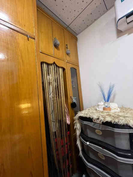 غرفه صاج خشب جاوووي  ضخمه كلش. مابيه اي عيب. بسبب البيع ماعندي مجال. مكاني النجف. حي المهندسين. للتواصل ***********
