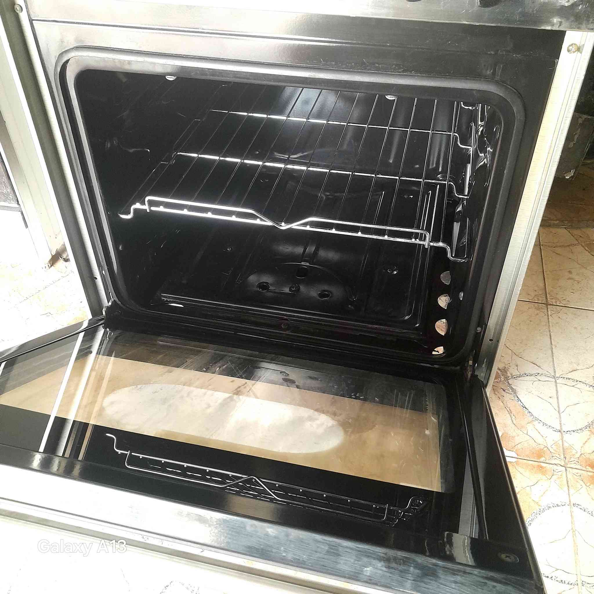 طباخ مصري ٤ مشاعل اخو الجديد استعمال قليل كوله شغال وعلى الفحص العنوان حي النداء شارع المكاتب واتساب مازنجر موجود ***********
