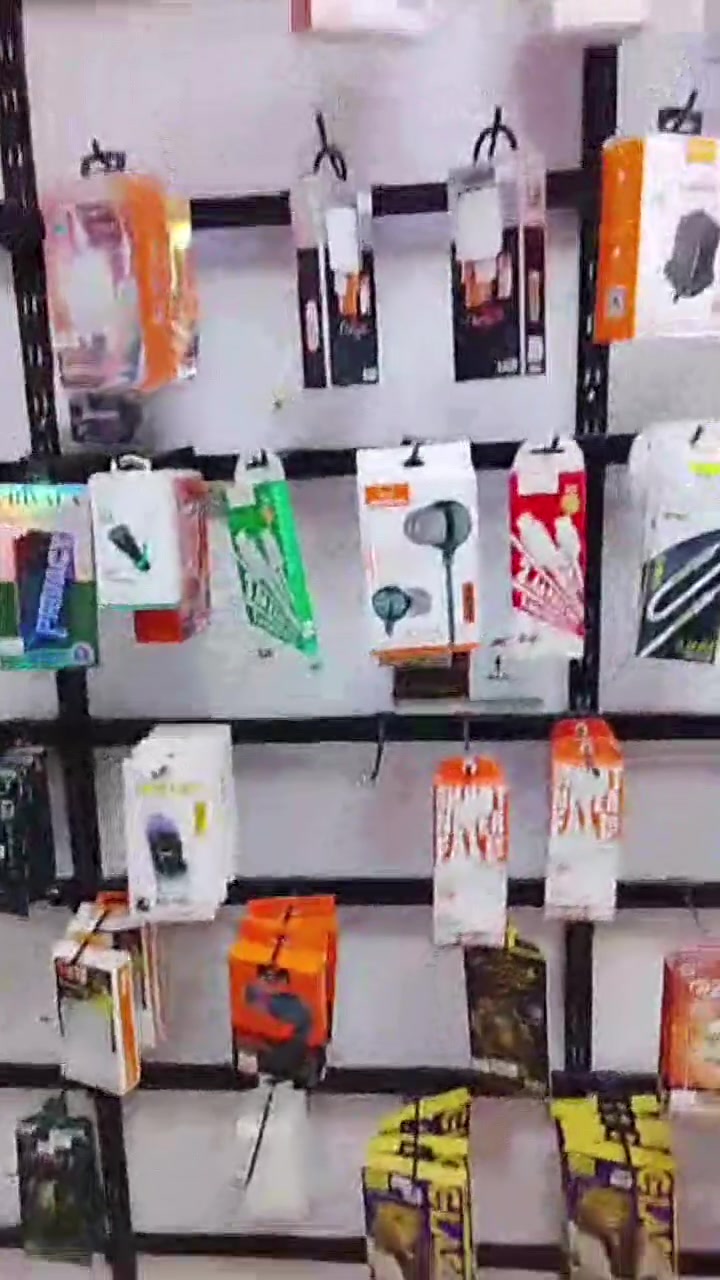 سلام عليكم محل ايجار كامل للقطاع 28 محل عله شارع متوجه/***********
