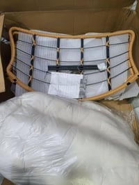 كرسي هزاز بيضاوي • بكارتونته • حجم ضخم