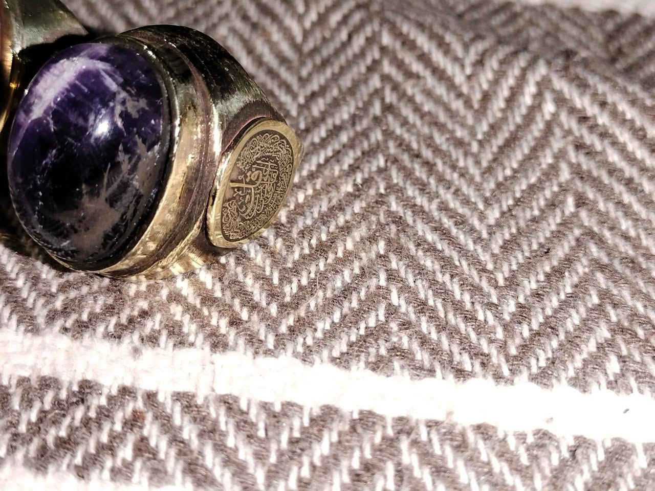 خاتم نحاس اصفر بي حجر اماتيست منقوش من جوانب معوذتين مقاس ،23


**إذا كنت صاحب هذا الإعلان وتريد حذفه لأي سبب، رجاءا أرسل رسالة إلى الدعم الفني**