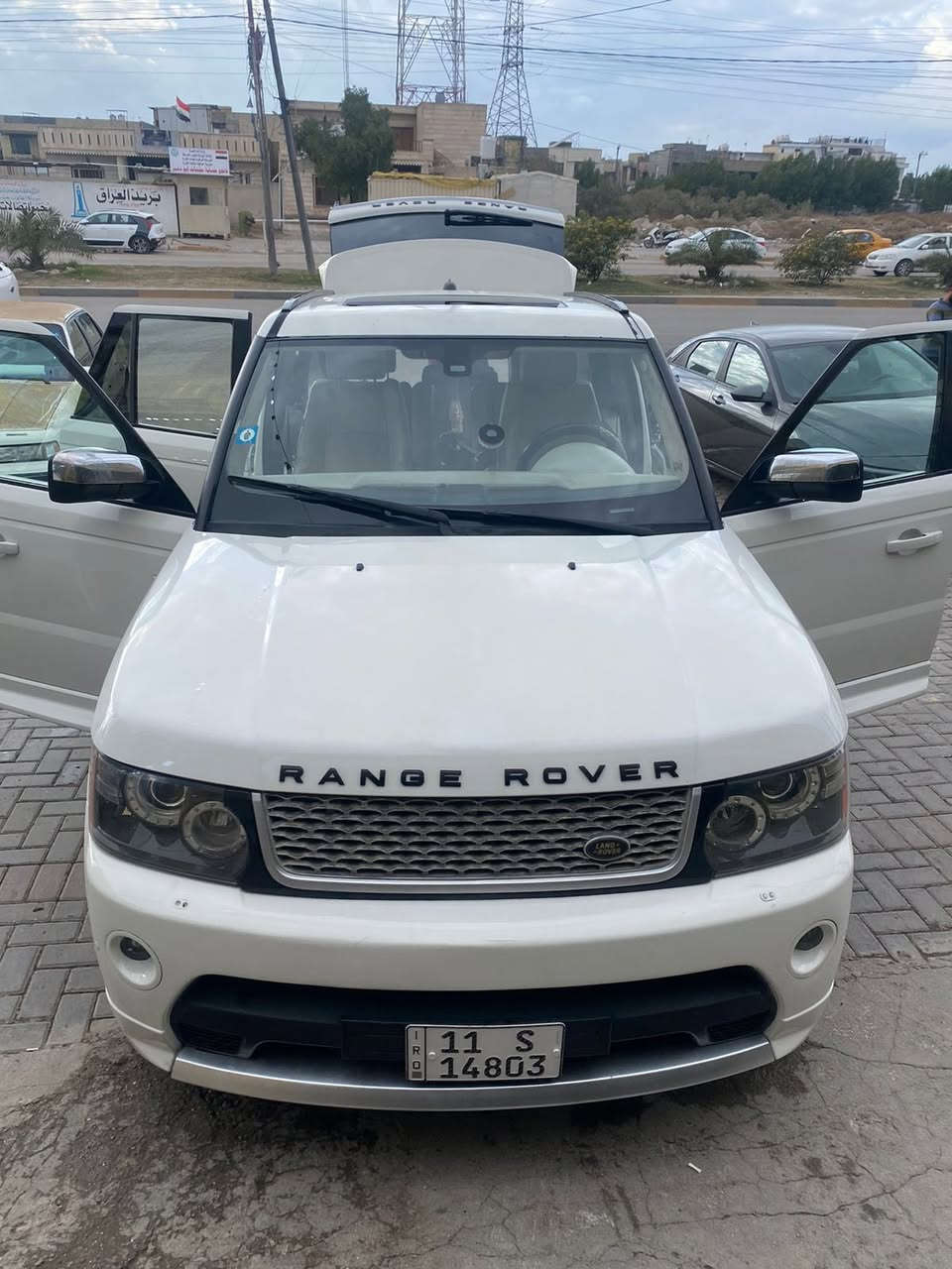 سلام عليكم 

رانج روفر 2007محدث 2013 للبيع 

سيارة نكرة بكل وقت شغاله كهربائيات كلهة شغالة من دعامية للدعامية وما ناقصهة ايشي جوبلسات وضعيات كلهة
 فتحة سقف تجي تاخذهة وكبل تطلع ماتصرف عليهة مكينه سوبر وتبريد وتدفئة شغال وكير خير من الله مكينه شاد جديدة وكير نضيف كلش وكشر شوفت عينكم صافي ماناقصهة ايشي 

مكان بغداد دورة ابو دشير سعر 

100وبيهة مجال ***********

