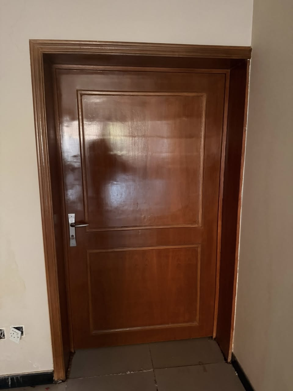 للبيع درج داخلي + أبواب خشب صاج
للبيع درج داخلي للبيت ويا أبواب البيت كلها

عدد الأبواب: تقريباً 20 باب

النوع: خشب صاج أصلي وثقيل

شغل قديم ونظيف، مو تجاري

الحالة الابواب و الدرج ممتازة جداً

الصور هي نماذج لحجم الابراب و النظافة 

الموقع: الكرادة

التواصل: واتساب ***********
