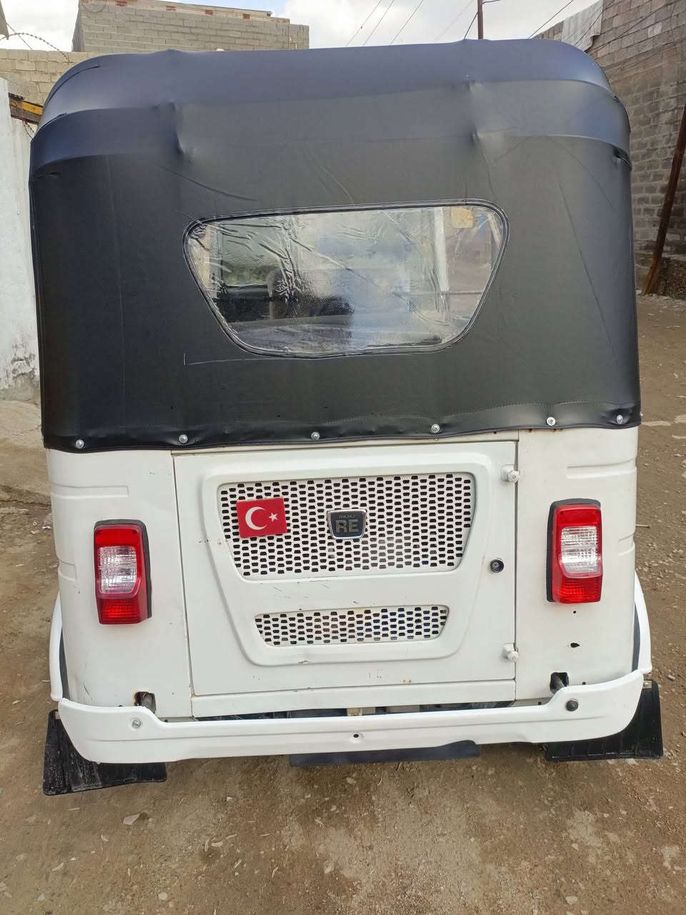 تكتك للبيع موديل 2022شهر 10رقم وسنويه بغداد تحويل ثاني يوم مكفوله من عده طخه بالصفحه ومعمره السعر 7600وبيه مجال مكان الشعب شارع الصحه ***********
