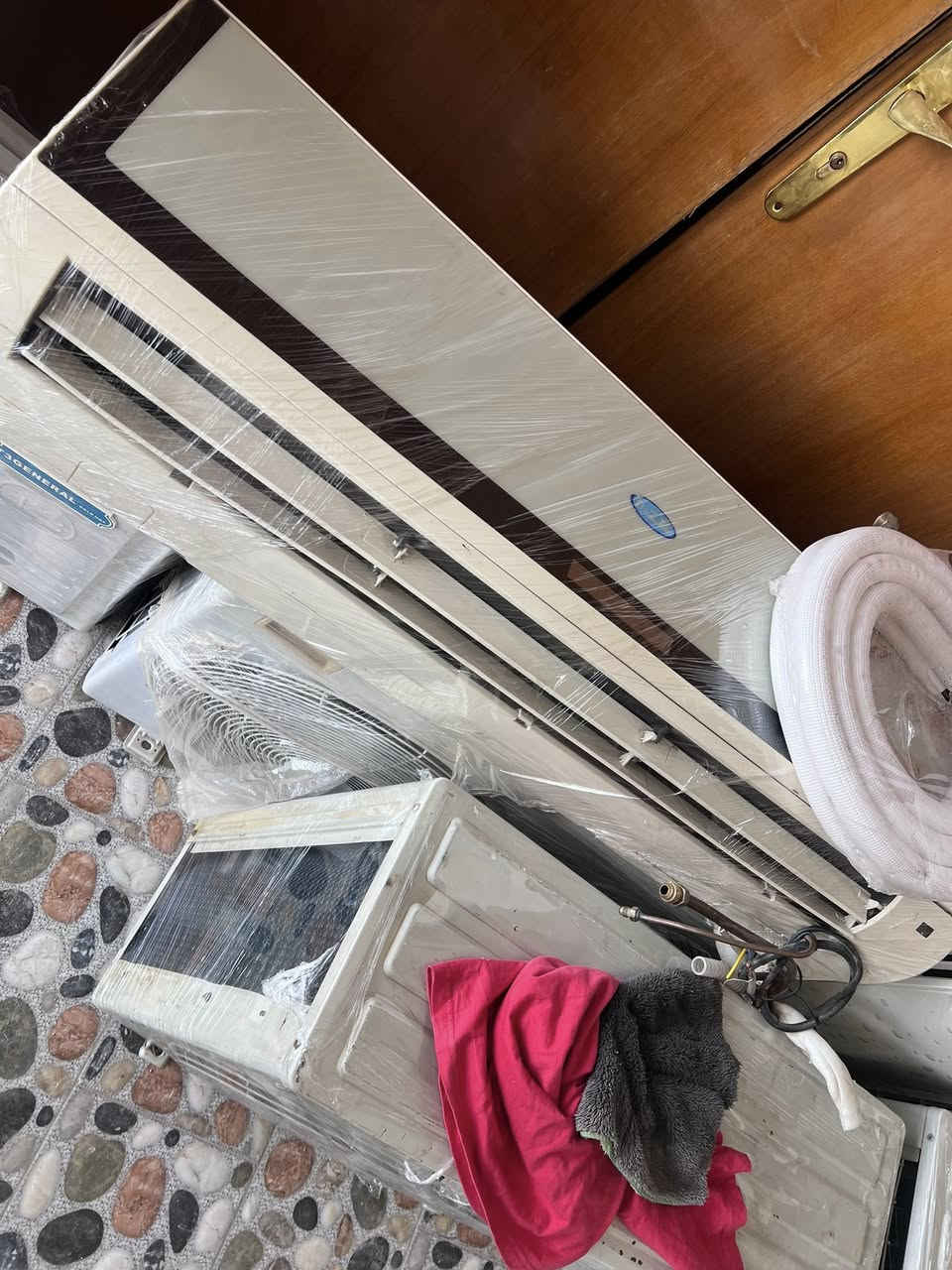 السلام عليكم موجود عندي سبالت مستخدمه نضافه ١٠٠/١٠٠ تصفيه محل
كنتوري طنين ونص شركه اوكس وجنرال 
وموجود طن انفيرتر  جديد سعره ٣٥٠ شركه جنرال


**إذا كنت صاحب هذا الإعلان وتريد حذفه لأي سبب، رجاءا أرسل رسالة إلى الدعم الفني**