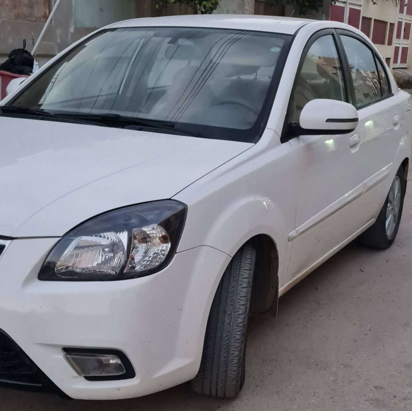 كيا ريو للبيع موديل ١٢ محرك ١٤ بيها صبغ بالداير الخلف فقط جهت النفر ورصعه اباب النفر واضحه ٥ ويل كب سعر اتصل ***********
