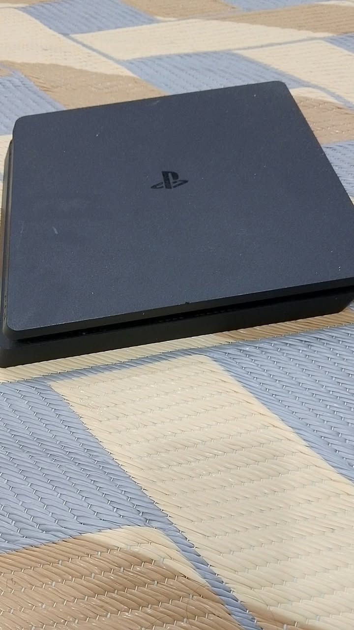 سلام عليكم بلي ستشين 4 مهكر مليان العاب 8العاب اذا مو اكثر نضافة فول شربط تاخذه ويا 2جويستك اصليات السعر ٤٠٠الف مستعجل على بيعته ادفع سعرك وتعال خاص


**إذا كنت صاحب هذا الإعلان وتريد حذفه لأي سبب، رجاءا أرسل رسالة إلى الدعم الفني**