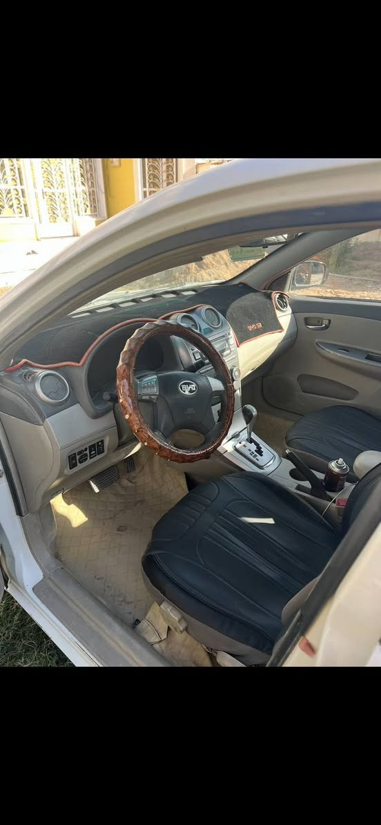 السلام عليكم
BYD للبيع

كير مكينه كهربائيات جاهزه على اخر حبايه تبريد نقصه بس غاز 

السياره بيهه طخه من كدام صبغ جاملغين فقط 

السنويه ساقطه صار شهر مداور ثاني يوم بأسمي سياره نضيفه ومال بيت جاهزه حداديه تخم تاير مكاني الديوانيه الحمزه الشرقي للاستفسار ***********

معروضه ب٥٢ ورقه وبيها مجال بسيط

