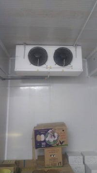 عندي تبريد تجميد  مع غرفه كامله  للبيع  امانه جهاز جديد  استخدام كلش ق...