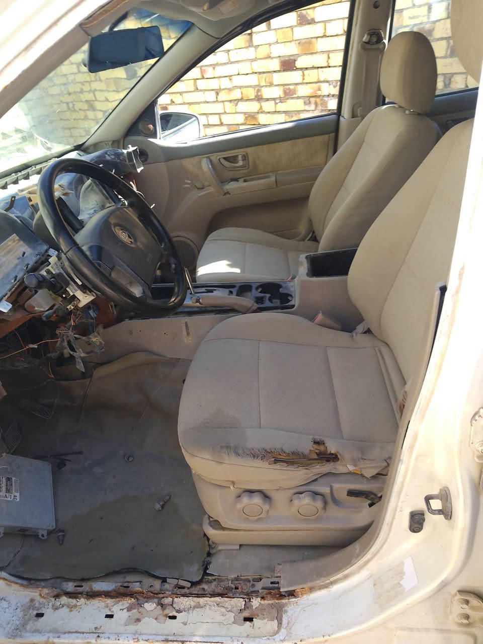 السلام عليكم
سورنتو 2003 محور مكينه 3000 vtt
إم غراض الدشبول موجوده بس ما مشكله
السعر 55 بيها مجال قليل 
الرقم : ‏‪ 0782 351 6417‬‏
