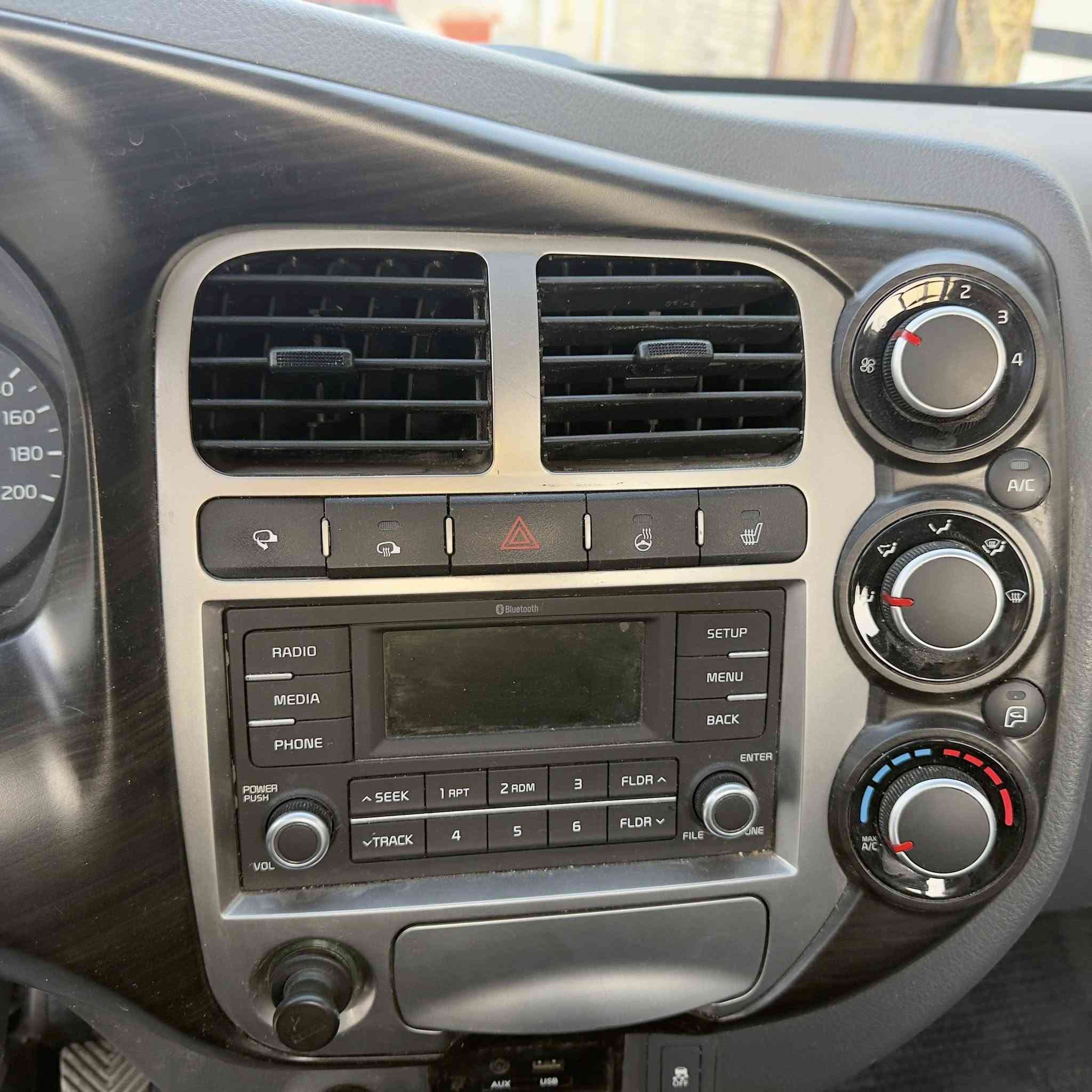 سلام عليكم كيه مسكر للبيع موديل 17 للاستفسار ع (***********)
