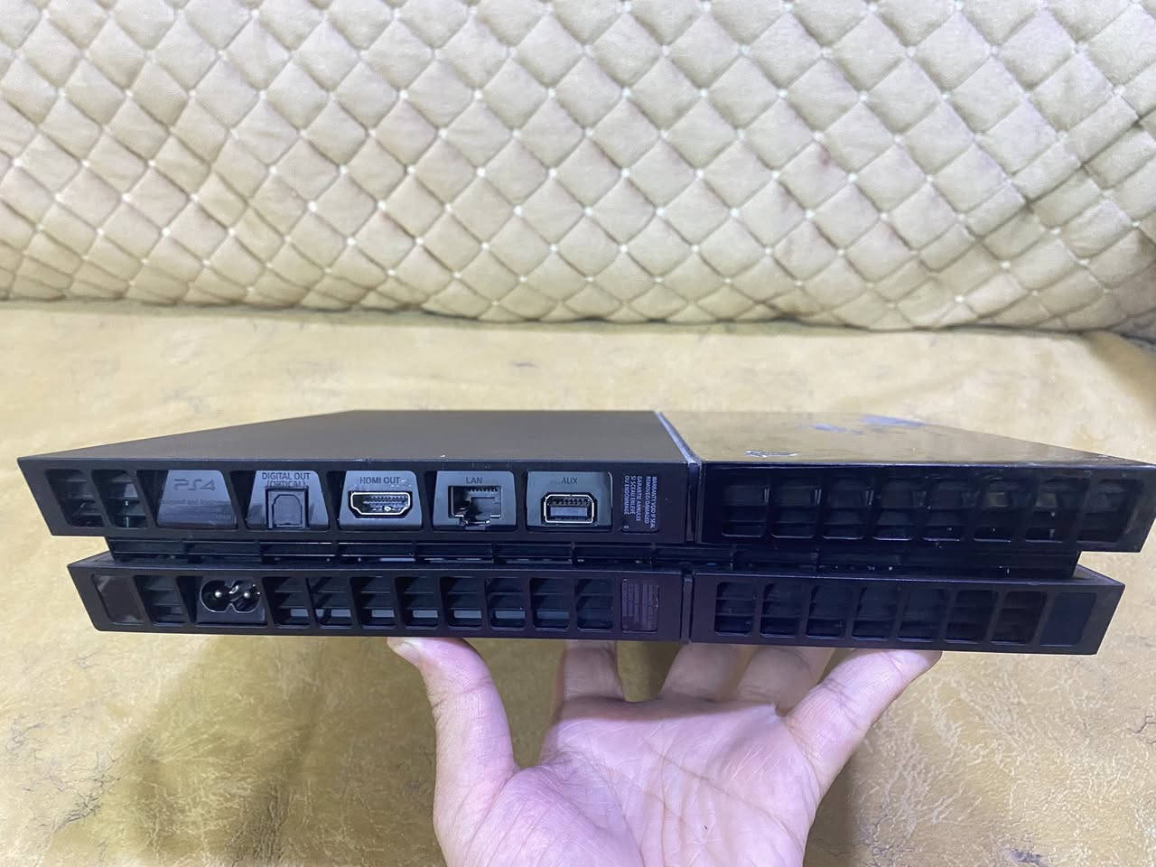 للبيع بلي 4 فات نص تيرا مهكر نظام 9 ويا جوستك اصلي وبي العاب  الجهاز نظيف مامفتوح 

مكاني موصل 
￼للاتصال:***********-***********
