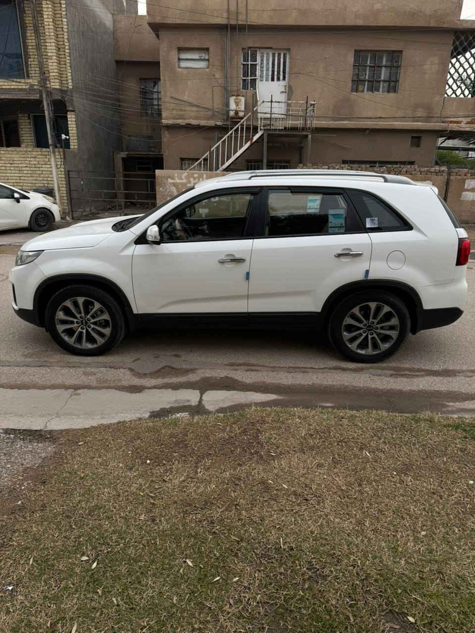 سورنتو 2015 وارد خليجي – أبيض – V6 رقم بغداد
 • محرك 6 سلندر
 • بدون فتحة (سقف عادي)
 • مكينة وكير مكفولات شرط الفحص
 • بدون ضربة
 • بدون صبغ أو تبديل
 • ماشيه (164 الف كيلو)
 • تحكمات ستيرن
 • مثبت سرعة
        •      نظام ايكو
 • نظام مانع انزلاق
 • 7 راكب
 • كامره خلفية
 • تبريد 3 قطع ثلج
 • إشاير مرايا
 • إضاءة أمامية زنون
 • كشنات مخملي دوشمة جلد
السيارة جديدة بيها سونار مكفولة مكانها بغداد حي الجامعة
صدر بالكامل جديد
منظومة بلكات ونزلات جدد
منظومة تبريد جديدة بالكامل 
تاير زوج امامي جديد 
للاستفسار 
الاتصال ***********
