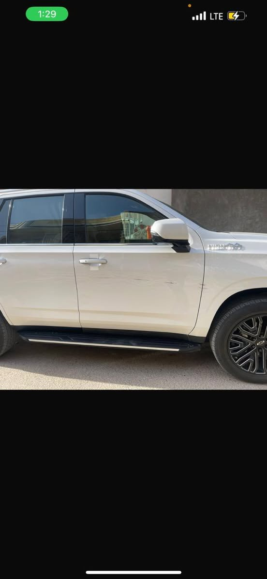 تاهو هاي كانتري 2022 رقم بغداد باسمي السعر 38000$ بيع او مراوس بلاندكروز موديل 2017 لحد 2020 رقم ت *********** العنوان بغداد بيها صار شخط بالجاملغ الأيسر ونصبغ  وياه توحيد البابين حادث امريكا تعديل بارد بالجاملغ والباب
