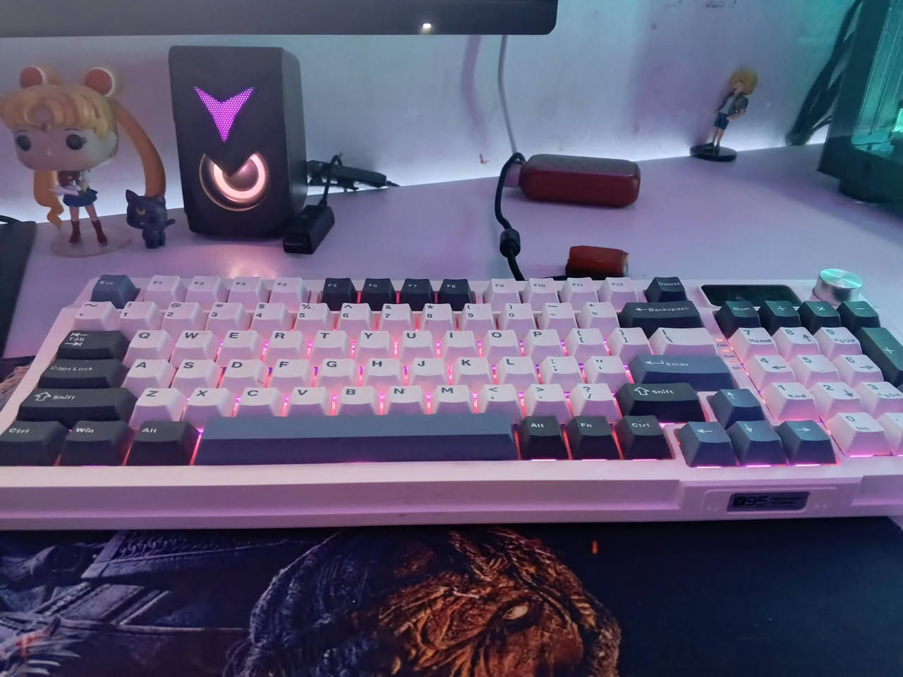 كيبورد ابو الشاشة y95 
القطعه الجوه مكسورة 
يشتغل كيبل و بلوتوث 
السعر 35


**إذا كنت صاحب هذا الإعلان وتريد حذفه لأي سبب، رجاءا أرسل رسالة إلى الدعم الفني**