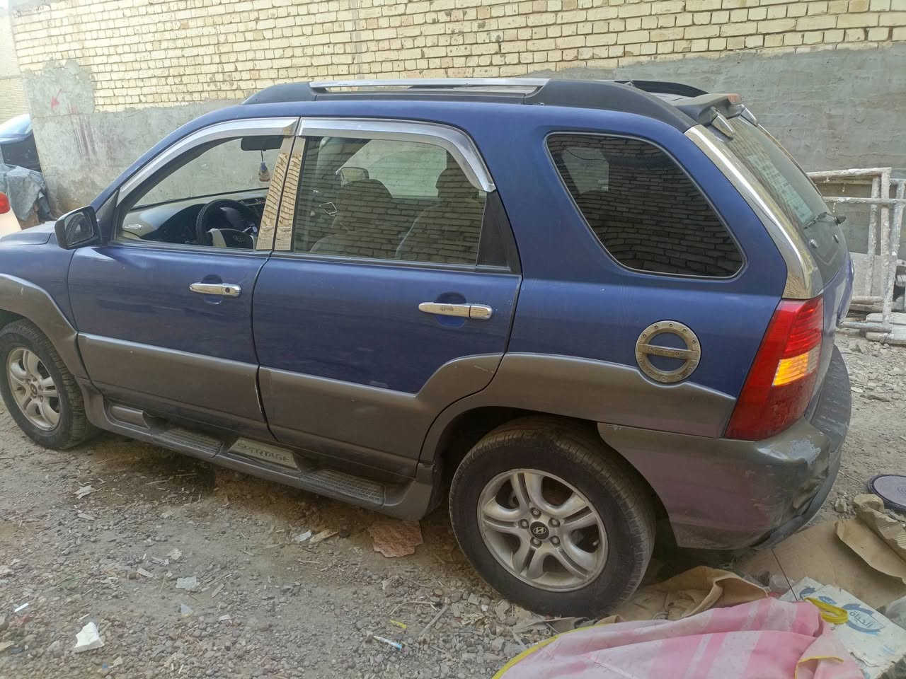 يالله
السلام عليكم اخوان 
تحيه حب واحترام صاحب الكروب. 
سبورتج 2006 . 
تخم تاير كامل نقشه واحده. 
منضومه بازين كامل الاخير نفقص مابيه. 
منضومه تبريد ثلج ❄ .
قايش مكينه جديد اصلي. 
وتبديل صلنصاه من بدايه النهايه جديد . 
سياره جاهزه من كلشي. 
وارد امريكي  . 
سياره برغي ماذب عليه. 
شرط تحويل ثاني يوم. 
مكان سياره بغداد الكرخ 

***********
