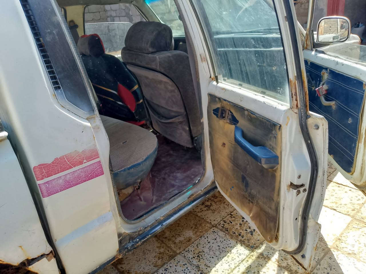 بسم الله بيكم مستبوشي رقم ذي قار شرط المداور مكينه كير ونجي جدد شاصي مكفول المكان ناصريه غراف السعر  25   وبيها شويه مجال التصال علي الرقم ***********
