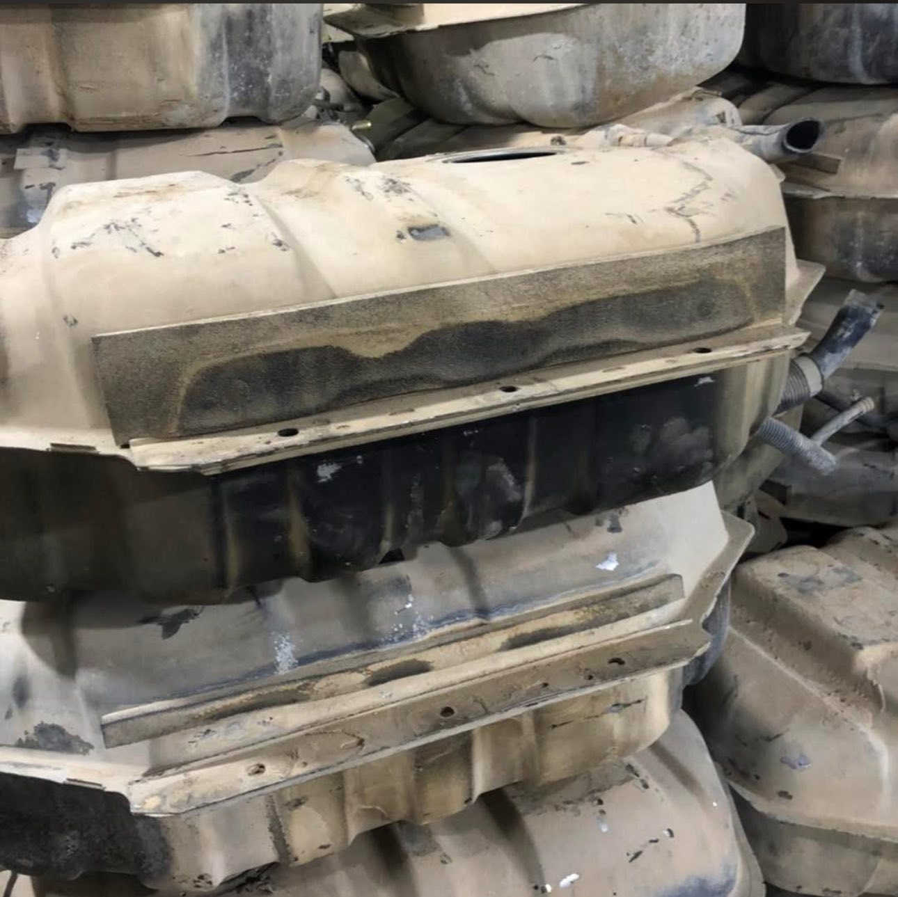 خزان وقود 
نيسان باترول -نفارا-بيكب نيسان 🇯🇵✅
موقعنا 📍:بغداد الكرادة شارع 52مال مولدات 
الاتصال ☎️:***********
(🚛🎈متوفرر توصيل لجميع انحاء العراق 🎈🚚)

#فجر_الغدير
