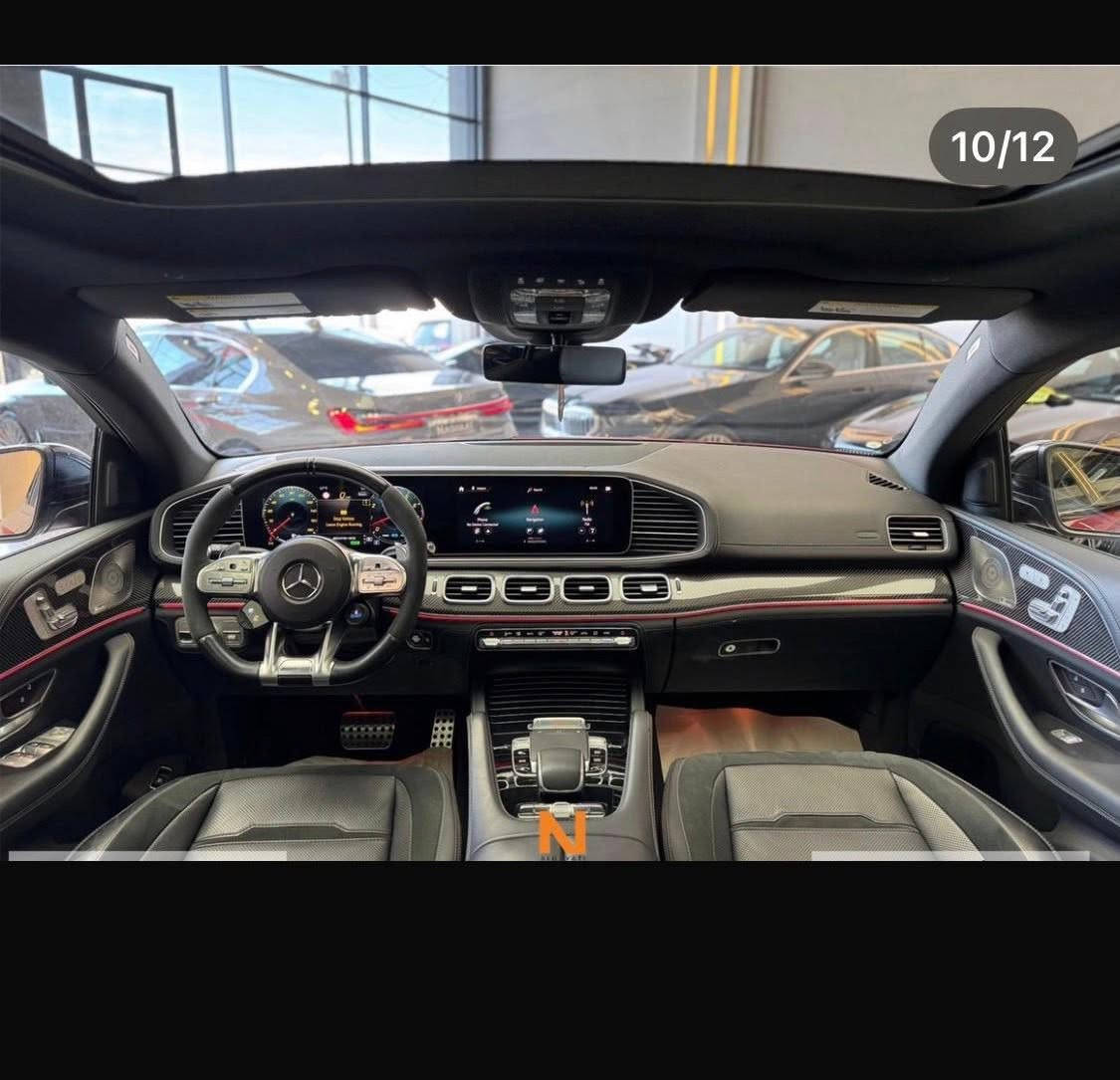 GLE 53 كوبية
فول الفول اعلى فئة

أبرز المواصفات (GLE 53 AMG Coupe 2023)

* المحرك: 6 سلندر مستقيم سعة 3.0 لتر تيربو + نظام هجين خفيف EQ Boost.
* القوة: 429 حصان.
* العزم: 560 نيوتن متر.
* ناقل الحركة: أوتوماتيك 9 سرعات AMG Speedshift.
* نظام الدفع: 4MATIC+ رباعي.
* التسارع 0-100 كم/س: حوالي 5.0 ثوانٍ.
* السرعة القصوى: 250 كم/س (محددة إلكترونياً).
* جنوط AMG قياس 21 أو 22 
* سقف بانوراما.
* إضاءة داخلية محيطية 64 لون.
* شاشة مزدوجة 12.3 إنش مع نظام MBUX.
* كاميرات 360 درجة.
* مقاعد جلد كهربائية مع ذاكرة.

إذا كانت السيارة GLE 450 Coupe 2023

* محرك 3.0 لتر تيربو 6 سلندر.
* قوة 362 حصان.
* عزم 500 نيوتن متر.
* دفع رباعي 4MATIC
تواصل ***********

