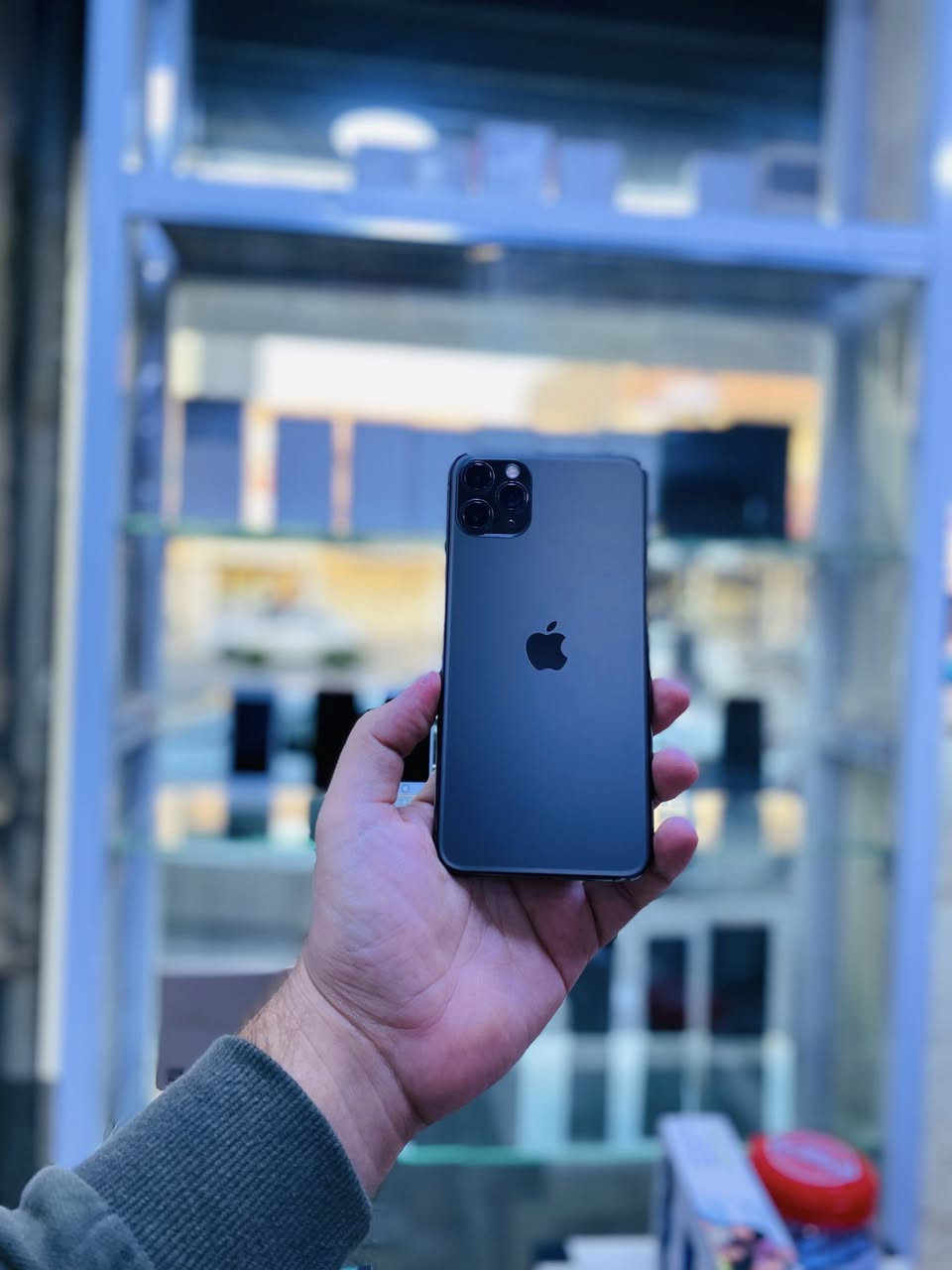 السلام عليكم للبيع ايفونات كلش مناسبه 1_ايفون 12 برو ماكس شرق اوسط ذاكره 256 بطاريه 100 مبدل بطاريه اصليه وبي نقطتين سود بشاشه اصلن متأثر وشاشه مالته بلاديه وكامره اكس 1 شويه مغوشه الباقي كله شغال بصمه الوجه الكامرات الشاشه الصوت ويفاي اتصال كله فول سعر 245 لف
2_ 11 برو ماكس ذاكره 64 بطاريه 79 مبدل شاشه وشاشه بيها كسر صغير من جوه بس شغاله كلشي مبيها وجهاز كله شغال بسعر 185 الف مكاني تكريت شارع الزهور ***********
