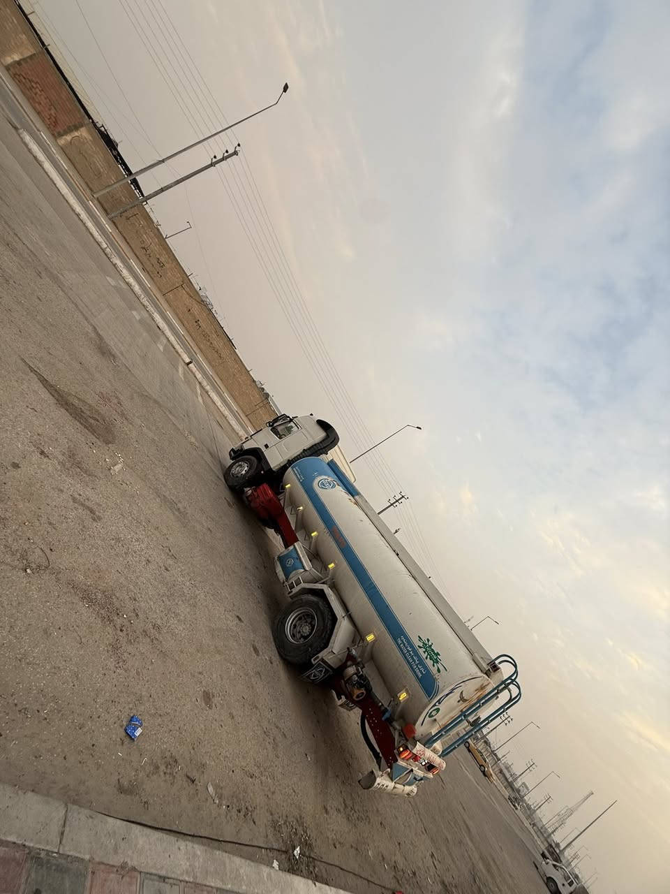 سلام عليكم
للبيع فالفو موديل 2002 سياره جاهزه سنويه جديد رقم جديدتحويل مباشر تانكي ماء  حموله 16 طن
 تبريد + تدفئه جاهز و  تخم تاير جديد بدون نواقص شاصي  مطول تحويل باسمي السياره 

***********
