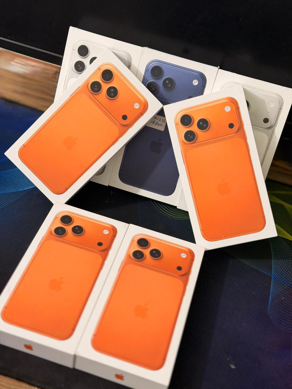 ‏📱 iPhone 17 Pro Max
نسخة (eSIM فقط البطارية حجم الكبير )
‏🔹 256GB
‏• 🟠 Orange — 000،000
• 📞 ***********
