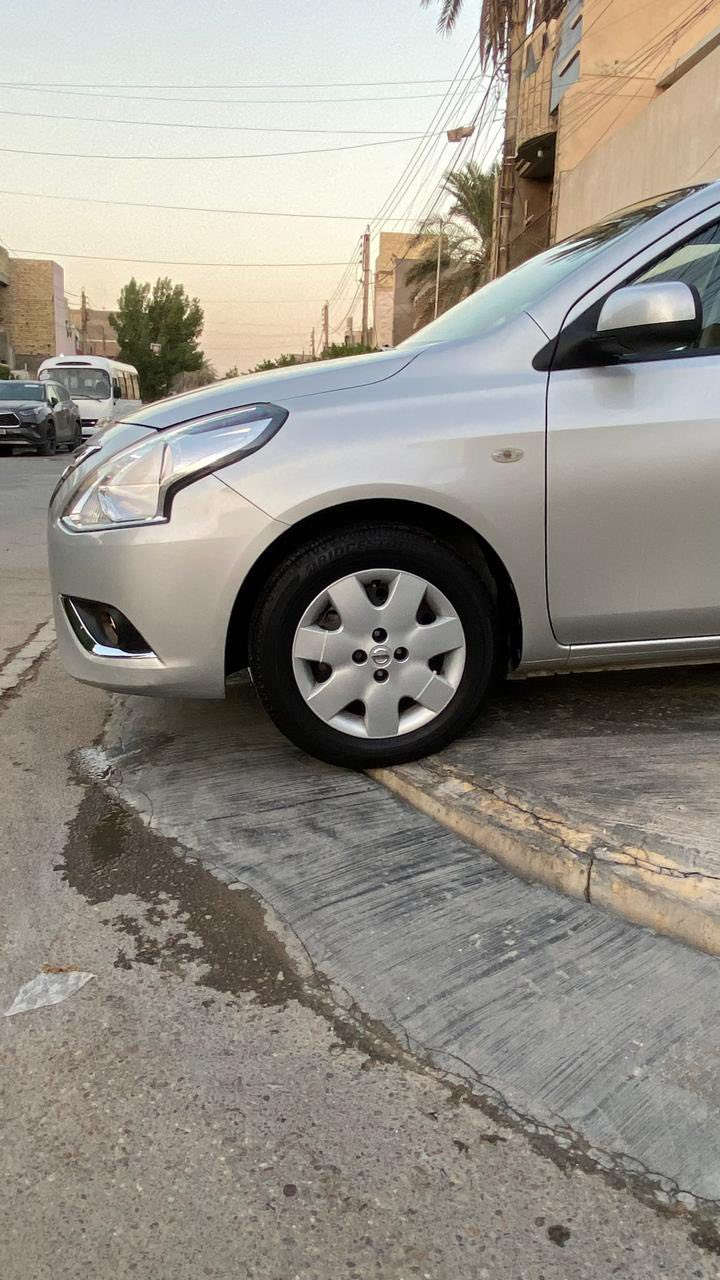 السلام عليكم نيسان سني بليته زركه
رقم اربيل تحويل شوكت متريد
سياره بيه جاملغ مصبوغ ولباب كلير
لون سلفر
سياره جاهزه ما ناقصه اي شي
مكان سياره بغداد العامريه
رقم***********
