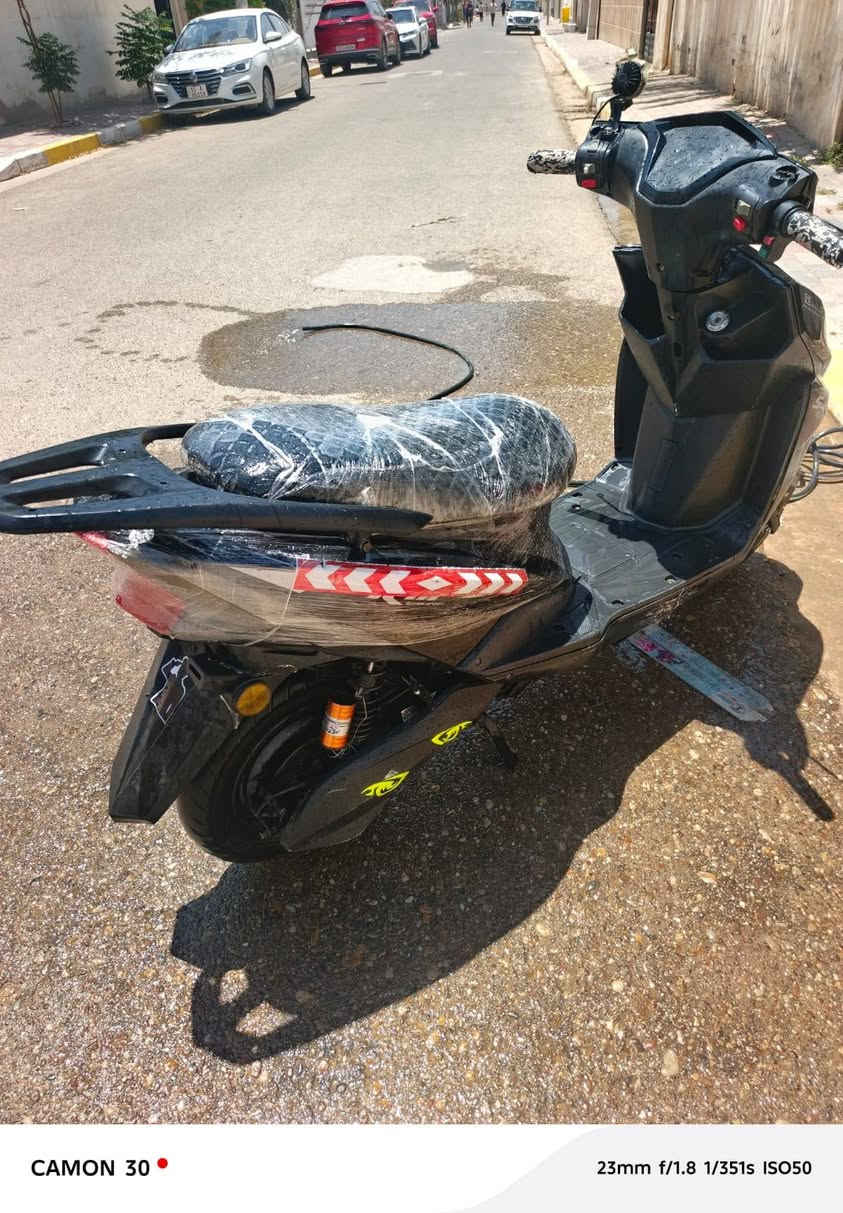 دراجه شحن للبيع
سلام عليكم 
ماطور شحن بهاذه شكل 
مواصفات 
👎 
1 ست بطاريات كلهن 10 أو 11 تقره يعني فول 
2 شاحنه 72 فولت
3 نضام بك 
4 سرعه بل عداد تقره 99 و حقيقي 60الى 70
5 دبلات 4 
6 غشر باسكل نضيف نفس موضح بل صور 
7 سعره ب 400 بي مجال الطيبين


**إذا كنت صاحب هذا الإعلان وتريد حذفه لأي سبب، رجاءا أرسل رسالة إلى الدعم الفني**