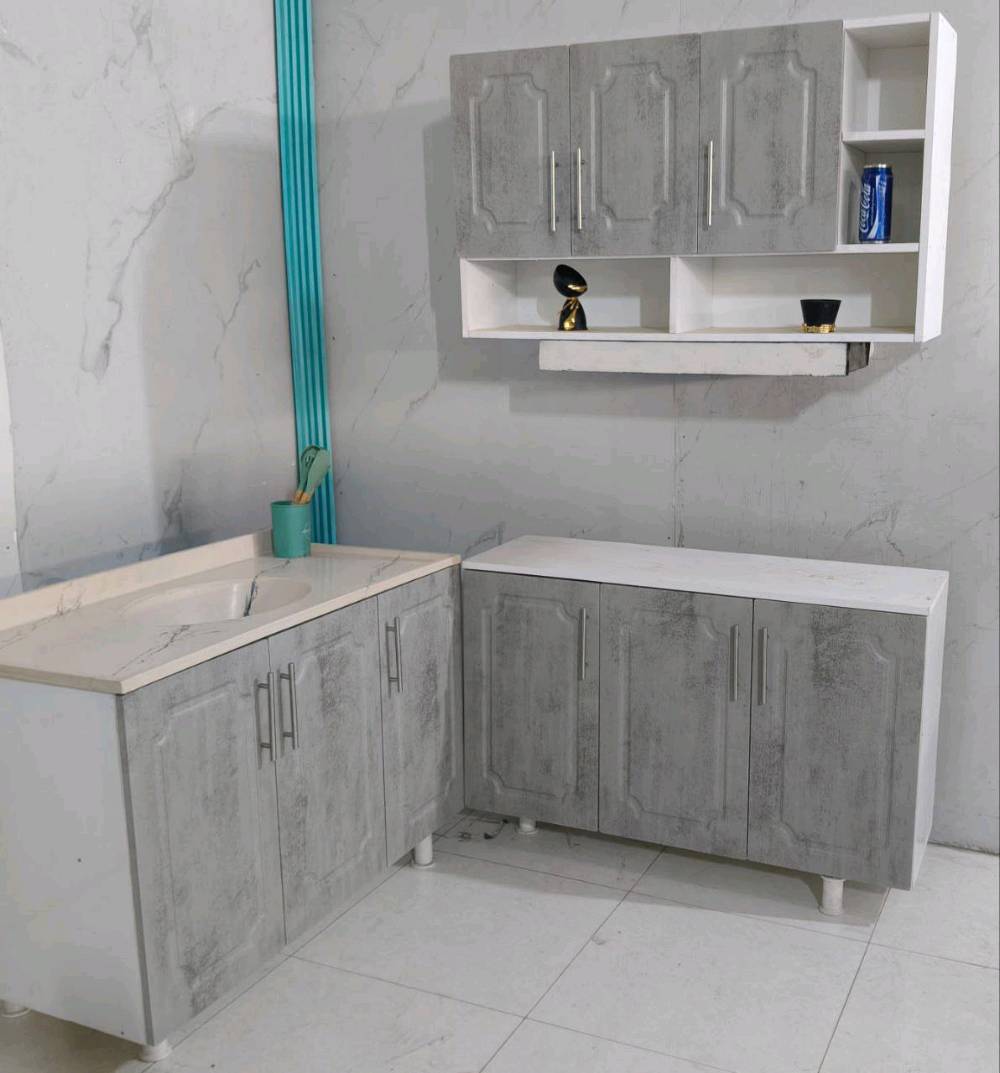 كاونتر خشب تركي HDF
قياس متر وعشرين
وسنك متر وعشرين
ملحق متر وعشرين 
هيكل Mdf. 

السعر 270  الف 