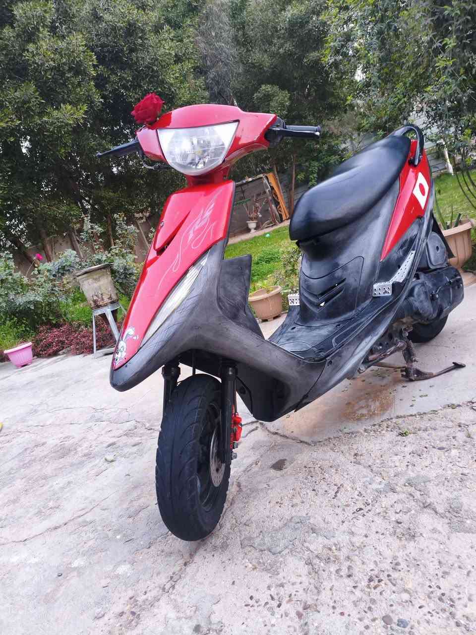 سلام عليكم ماكس عدلة للبيع مكينة 49بلاد مامفتوح زوج تأيرات جدد كفرات بلادية ختم واحد وي المكينة كلجات WFرياضي سلف شغال اشاير شغالة هورن شغال كلوب زنون ثلجي (الدراجة صارلهة 3تشهور نازلة من الرمبة ) سعرهة 750 وبيهة مجال للطيبين رقمي (***********)بابل حي الجزائر
