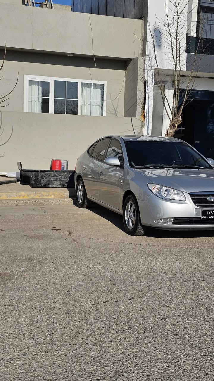 ماشەڵا لەماڵی هەموو لایەک 
هۆندا ئاڤانتی 2008 
جڵدوو هیتەر 
تەبرید لەمس 
چوار تایەوویلی لۆکی لەژێرە 
کامل مەسرووف 
کامل پۆڵیش 
پێش وو دوای کەپسە 
سەقفی شوشە 

نرخ.....49گەڵاو مەجالێکی برایانە 
موشتەری نیت سەری من و خۆشت مەهێشێنە 
***********
