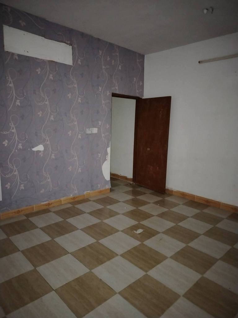 دار للايجار طابق ثاني 100م
 سعر 175الف ماء وكهرباء على صاحب الدار

 كركوك بين حي النصر والقادسية خلف حلويات الشام شريط المرور 

 للتواصل
***********
*********** ابو مصطفى يايجلي كركوك, العراق
