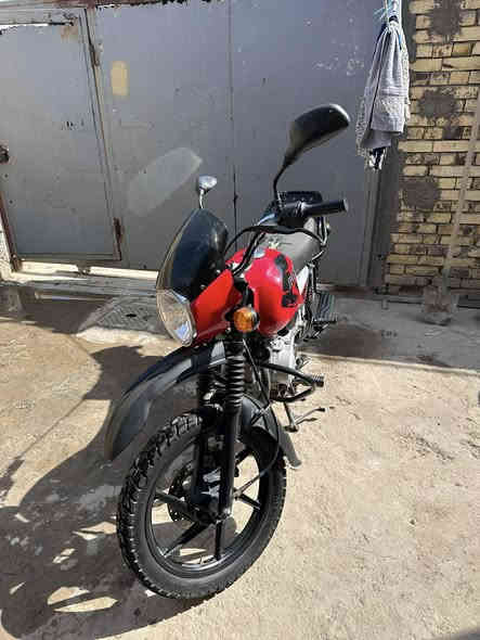 سلام عليكم 
بوكسر موديل 23 دراجة كلش نظيفة الله شاهد برغي مامفتوح بيها
مرقمة وكاملة قادسية بأسمي/ السعر مليونين وبيها مجال
العنوان الديوانية مركز المدينة 
للاستفسار ***********
