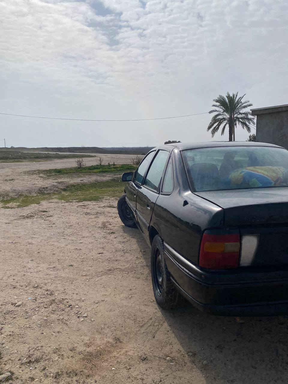 السلام عليكم ورحمة الله وبركاتة اخوان سيارة فكتره للبيع مديل 94 شرط كير ومحرك كير اتو ماتيك محرك 2000  لاتنقيص ولاتبخير والسياره شوفته حلوه السعر 35 وبيه مجال  اخوان اني مكلف بالنشر رقم صاحب السيارة ***********
