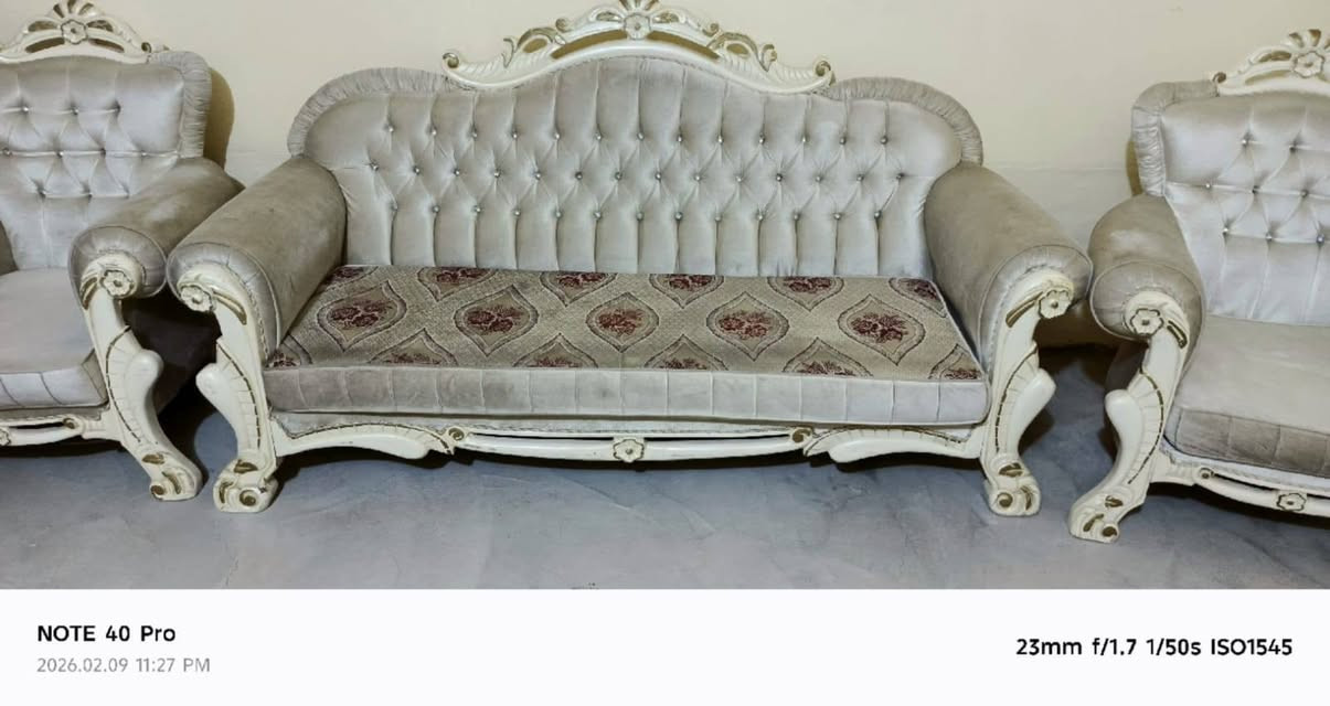 السلام عليكم تخم عشر مقاعد  350كربلاء حي المعلمين  ***********
