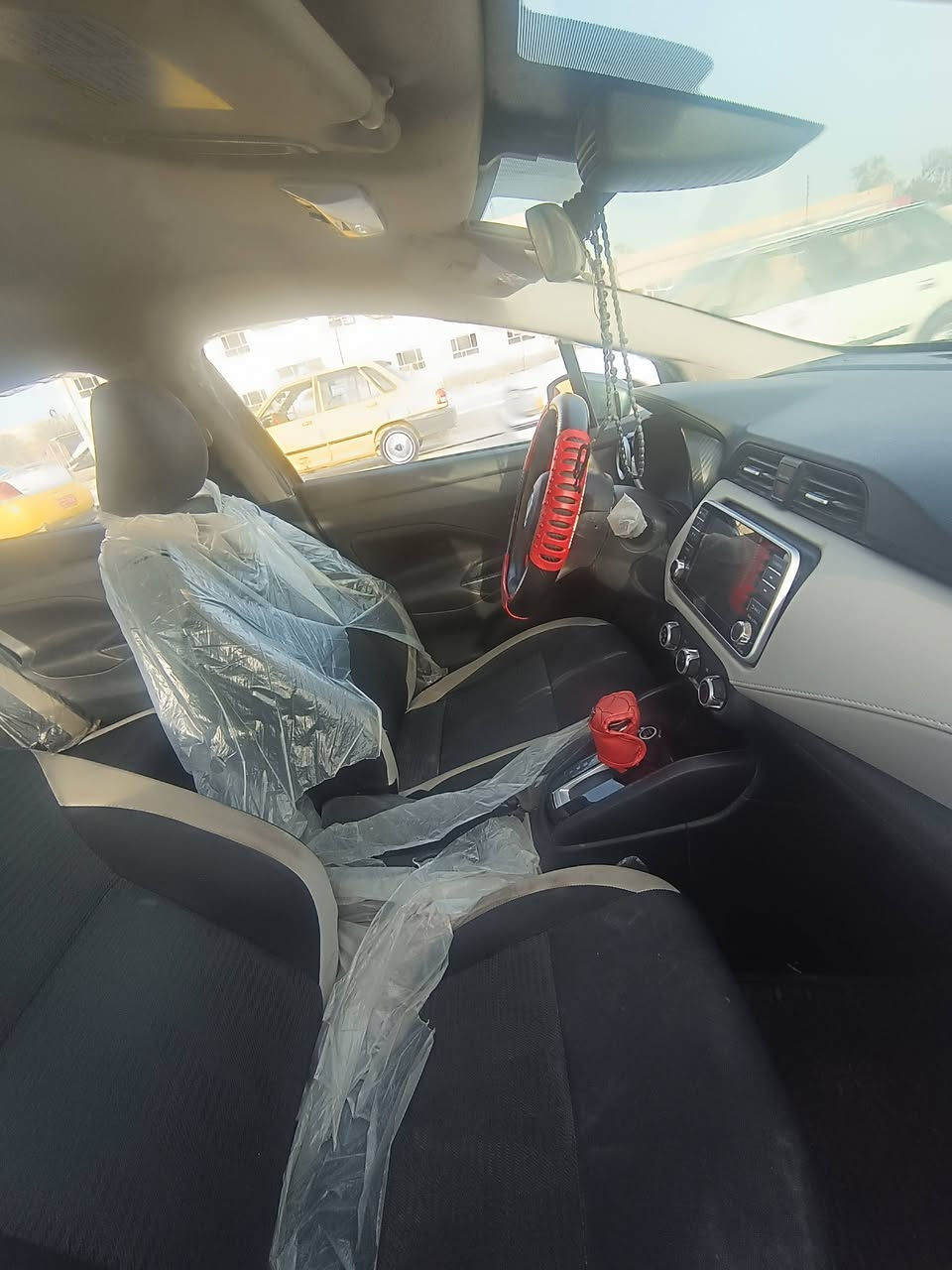 سلام عليكم 
نيسان فيرسا 2021 معوقين رقم ذي قار 
سياره كفاله عامه بيه طبخات بسيطه
وارد امريكي تقرير امطار بسيط
حداديه 100٪
مكان السياره ذي قار 
سعره شده قفل بلقرآن مشتريه ب117 والمكاتبه موجوده
بس بيع مستعجل 
للتواصل والاستفسار ***********
