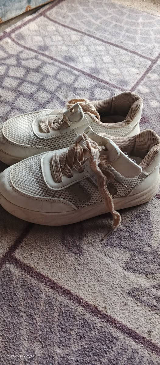 حثيه 15 زوج البيع السعر كلهن 50 ألف مكان القرنه هور السعد ***********
