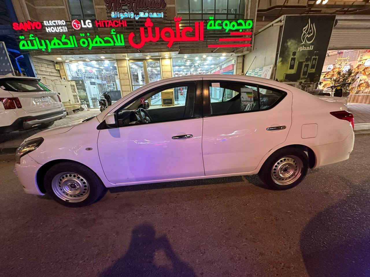 السلام عليكم نيسان سني 2023 الهندي ام بليته زركه 

اول شي رمضان كريم عليكم ينعاد عليكم بالصحه والعافيه 

كفاله مكينه وكير لا تسولف بيهن اصلا 

حداده وتبريد وتخم تايرات كله كفاله 

بيها طخه مثل ما وضحه بالصور فقط وباقي كفاله 

السعر 107 وببها مجال 

مكاني البصره 

الرقم ***********  اتصال واتساب البصرة, العراق
